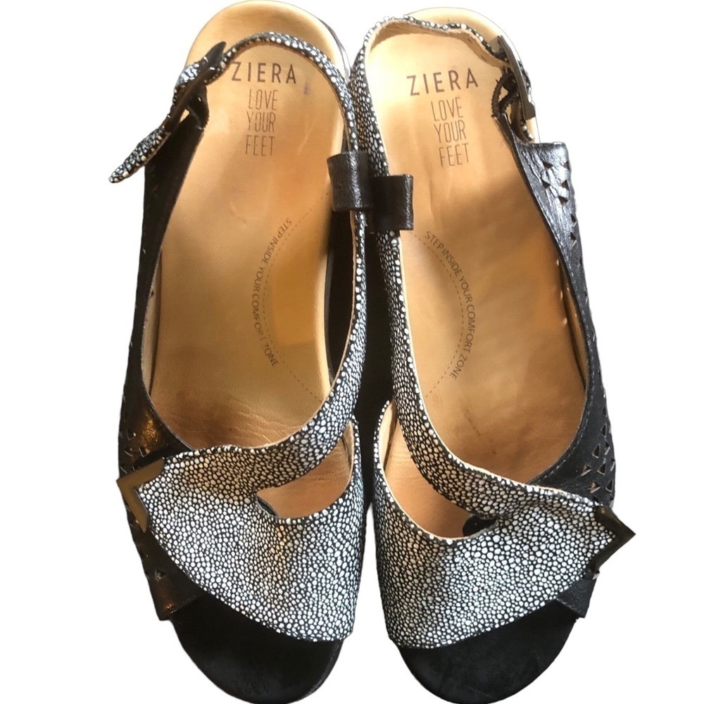 Ziera Emma Black Stingray Adjustable Strap Comfort Sandals Sz 39/8.5 Speckled